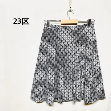 23KU 무릎 기장 스커트 플리츠 실루엣 올 패턴 지퍼 M 사이즈
