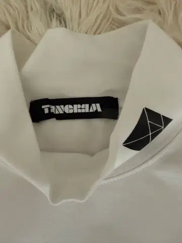 TANGRAM 화이트 롱 슬리브 셔츠