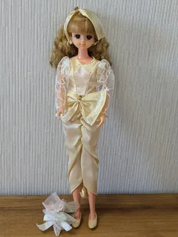 웨딩 바비 (타카라 바비)? 제니 인형 본체