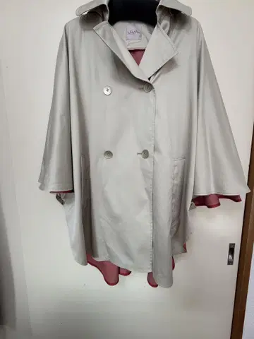 베이지 오버 사이즈 코트