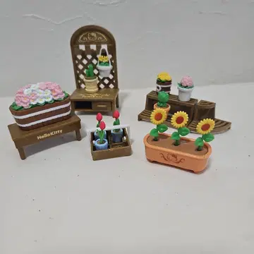 헬로키티 리틀베리 컬렉션 플라워샵 부족품 있음