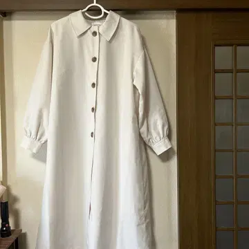 사만사 모스2 블루 아이보리 롱 코트 얇은 소재 안감 부착