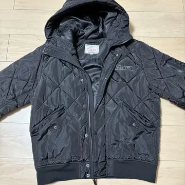 AVIREX. 블랙 다운 자켓