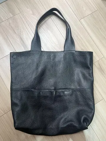 COS 블랙 가죽 토트백