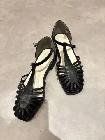 스트랩 샌들