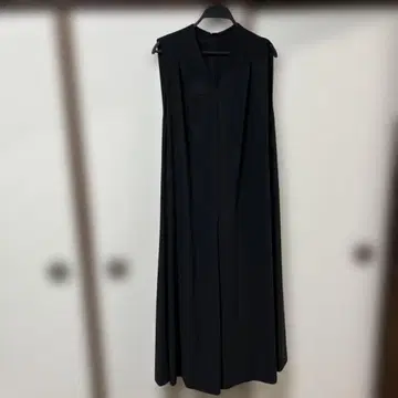 블랙 슬리브리스 올인원