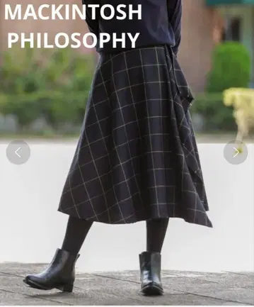 MACKINTOSH PHILOSOPHY 네이비 체크 무늬 플레어 스커트