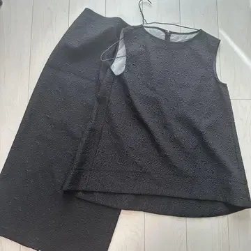 ur's 블랙 스커트 셋업 M 사이즈