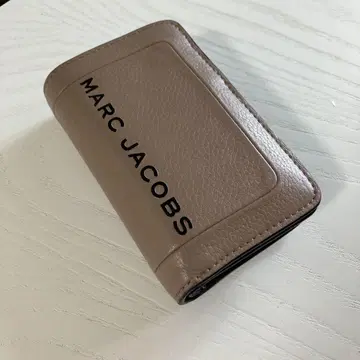 MARC JACOBS 이단 접이식 지갑 핑크 베이지