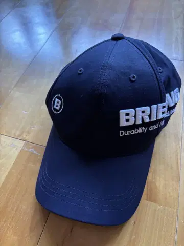 BRIEFING 네이비 캡 내구성과 기능미