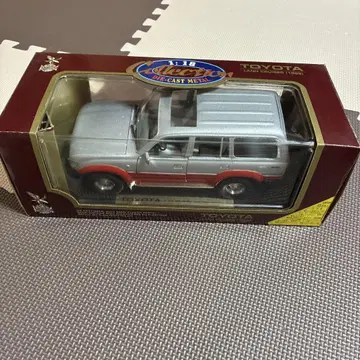 TOYOTA LAND CRUISER (1992) 미니카 1:18