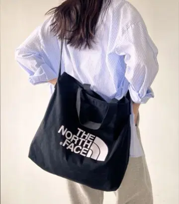 이제부터의 외출에! THE NORTH FACE 블랙 토트백