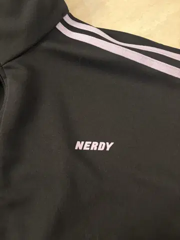 NERDY 한국 맨투맨 자켓