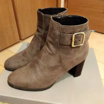 OPAQUE CLIP 브라운 부티 22.5cm