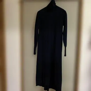 완판템 UNIQLO 플러스J 터틀넥 니트 원피스 A라인 XS