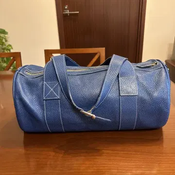 파란 가죽 핸드백