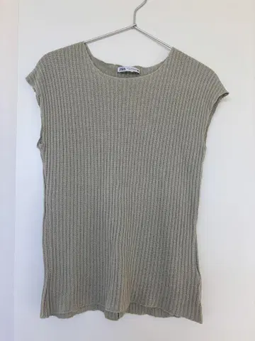 ZARA 슬리브리스 상의 M 카키