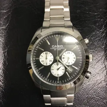새상품급 카시오 CASIO 크로노그래프 쿼츠 손목시계 MMW501