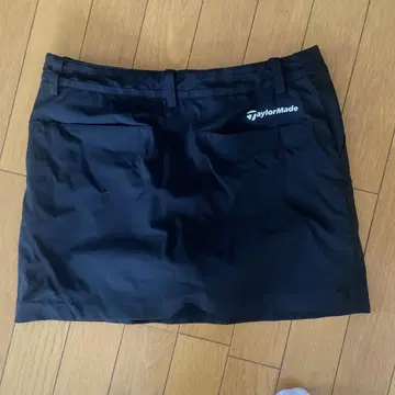 TaylorMade 블랙 여성용 골프 스커트 이너 포함 사이즈 L