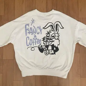 GYDA FANCY COFFEE BUNNY 맨투맨 상의