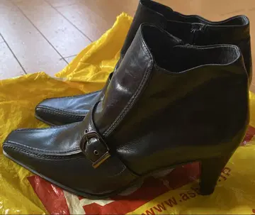 블랙 버클 숏부츠 부티
