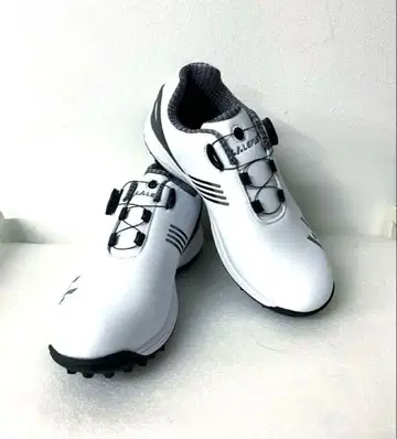 새상품 화이트 스파이크 슈즈 다이얼식