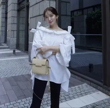 HYEON 헤 머핀 블라우스 오프숄더 블라우스 화이트