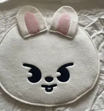 Lee Know 부채 커버