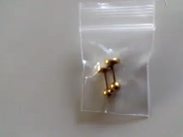 골드 LV 로고 귀걸이 약 1cm