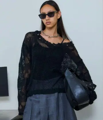 V-neck Low Gauge Pullover Knit