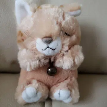 크림색 브라운 태비 고양이 봉제 인형