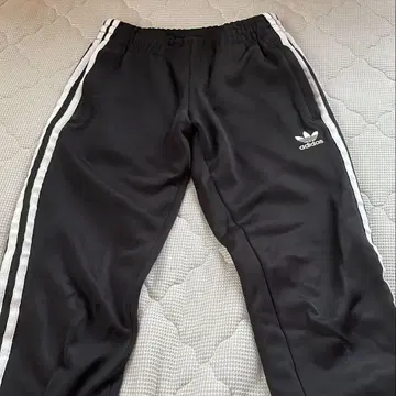 adidas 3라인 블랙 팬츠 xs 사이즈