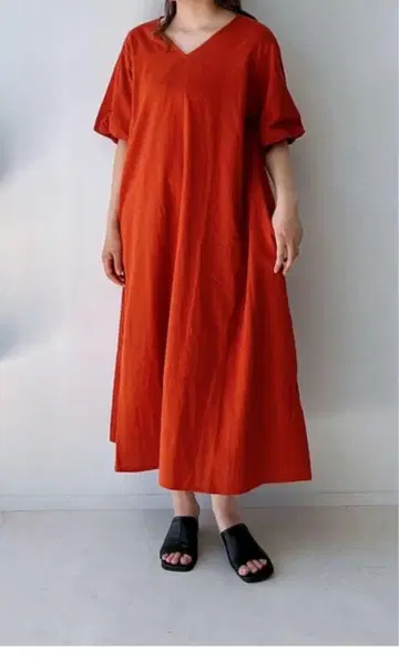 봉긋한 소매가 귀여운 오렌지 V넥 티셔츠 롱 원피스