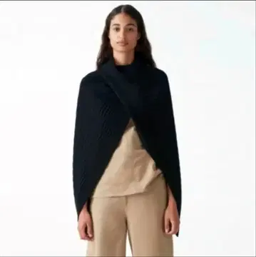 COS 울 니트 판초 케이프