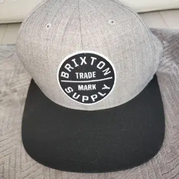 Brixton 그레이 블랙 캡