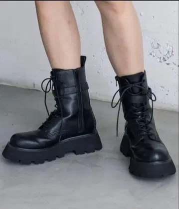 통굽 밀리터리 부츠 블랙 JEANASIS 블랙 부츠 L 사이즈 L