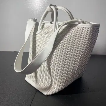 UNITED ARROWS 화이트 꼬임 가죽 토트백