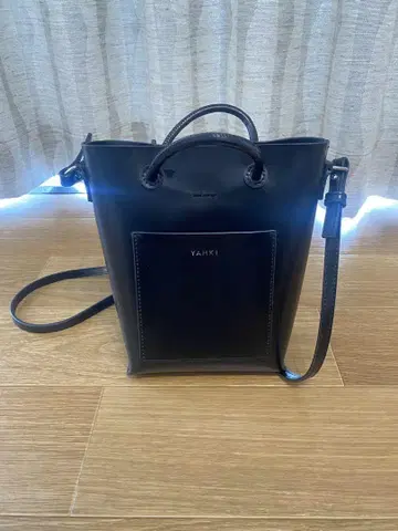 YAHKI 블랙 미니 숄더백