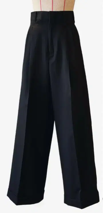 Ch!iii Tuck Wide Pants
