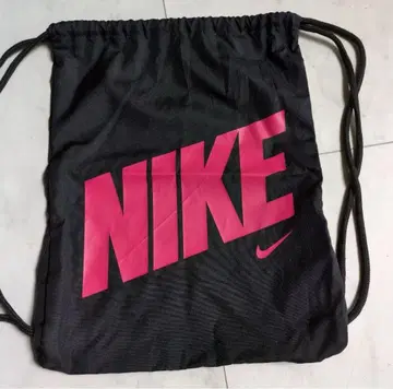 NIKE 드로우 스트링 백 블랙/핑크