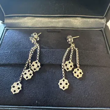BUCCELLATI 오페라 화이트 골드 다이아 귀걸이