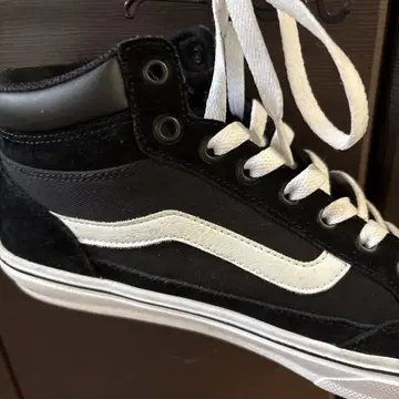 Vans 블랙/화이트 하이컷 스니커즈