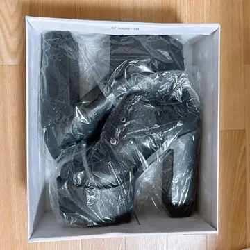 미개봉 새상품 MA*RS 레이스업 펌프스 블랙 통굽