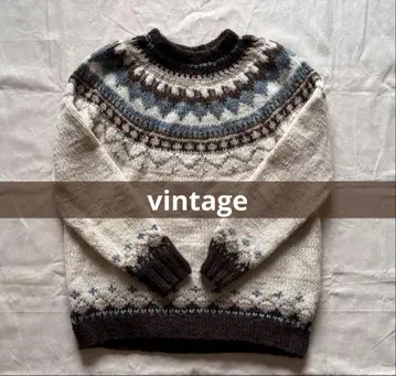 빈티지 노르딕 니트 브라운 계열 중심 무늬