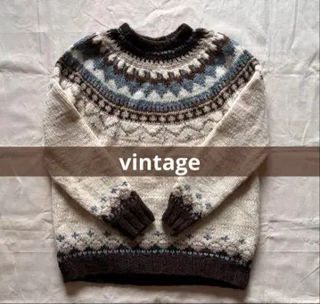 빈티지 노르딕 니트 브라운 계열 중심 무늬