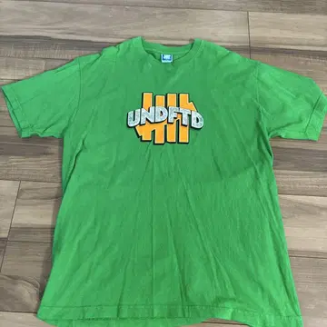 UNDEFEATED 그린 T셔츠 L 사이즈