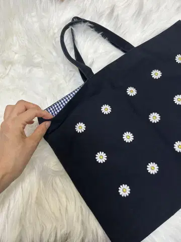 Coco chic 코코시크 데이지 자수 네이비 토트백 연습