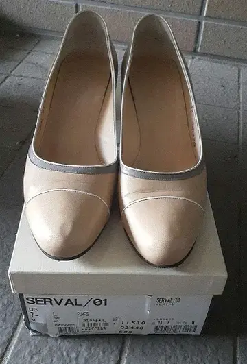 BALLY SERVAL/01 펌프스 US 7M 박스 있음
