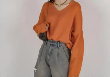 aclent 아클렌트 오렌지 V넥 루즈 니트 프리 사이즈