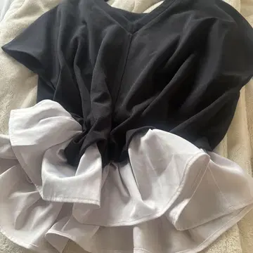 TORRAZZO DONNA 트라쪼돈나 티셔츠 프릴 밑단